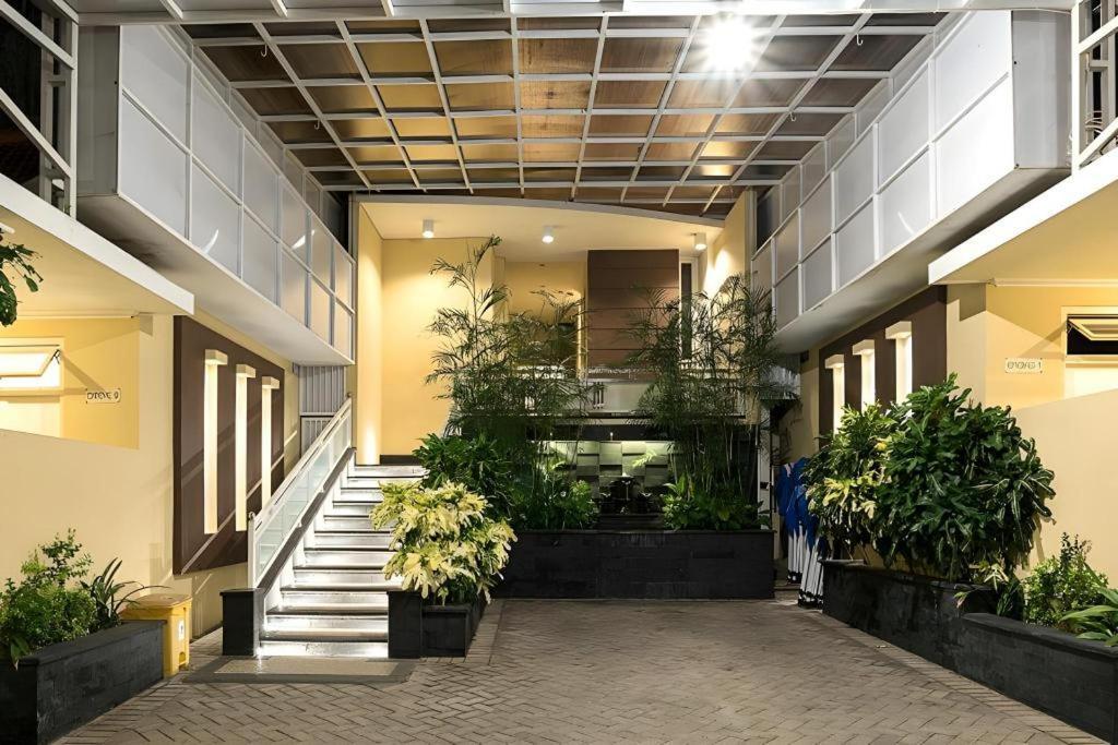 Riverstone And 2* Malang