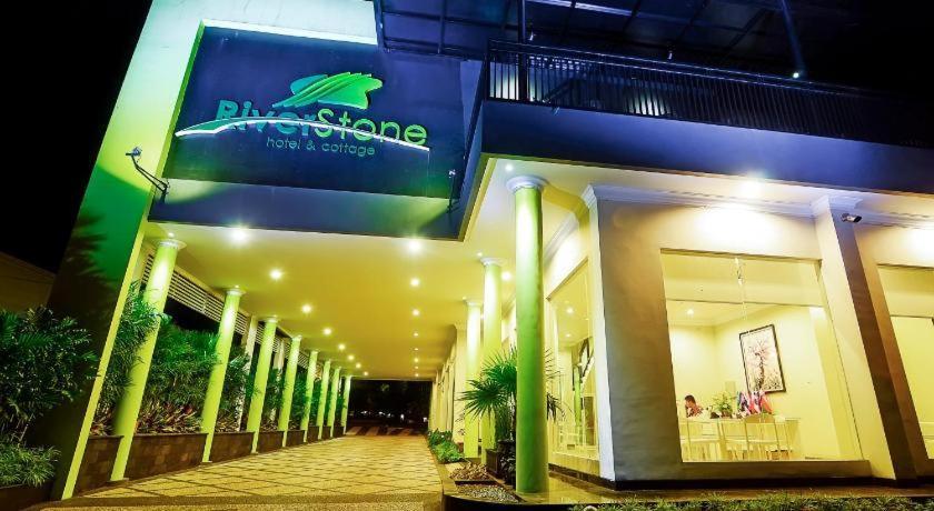 Hotel Riverstone And