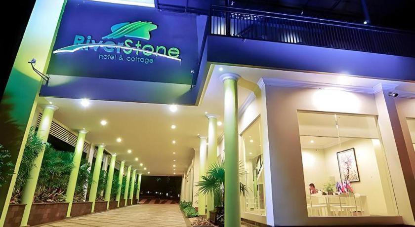 Riverstone And 2* Malang